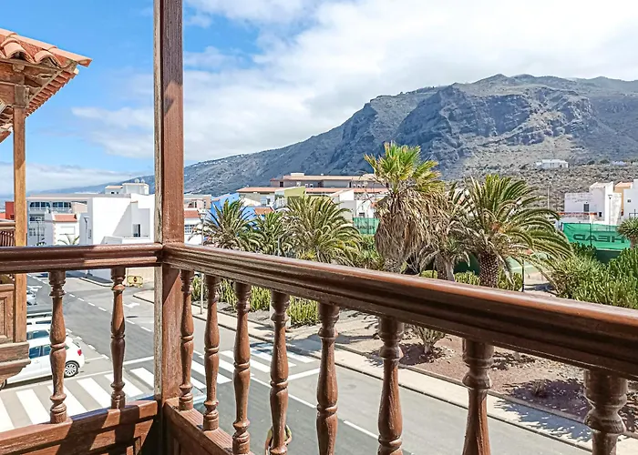 Beautiful 1 Bedroom Apartment With Mountain View