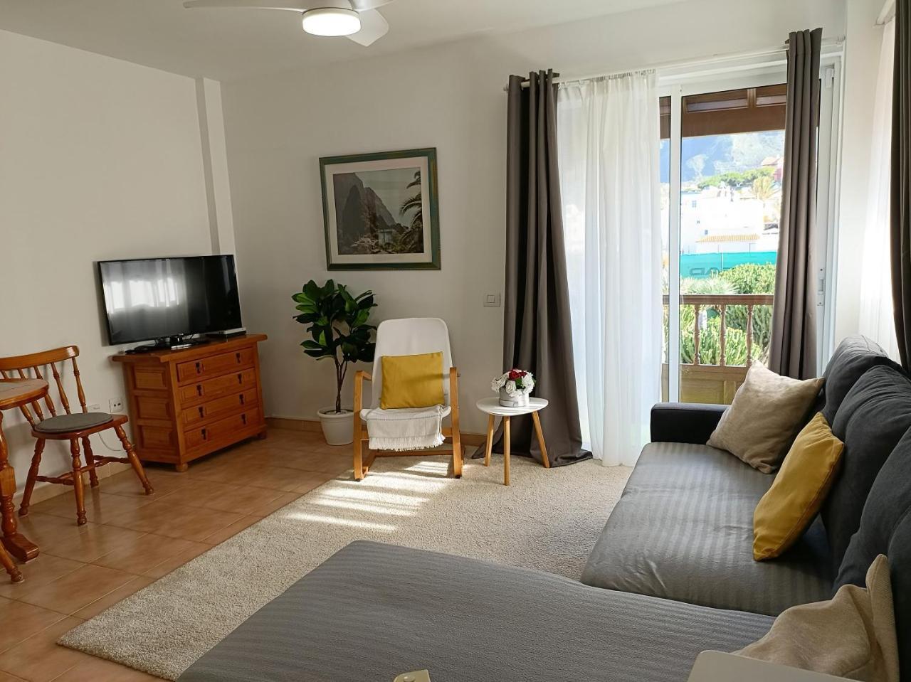 Beautiful 1 Bedroom With Mountain View Apartment