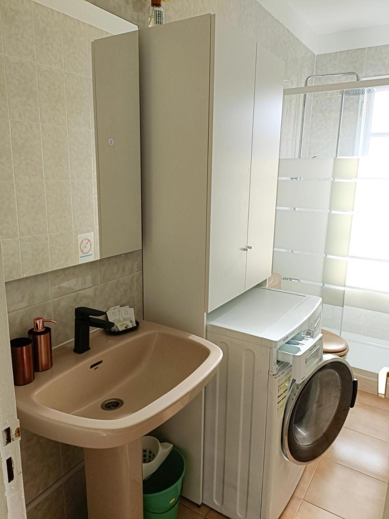 Apartment Beautiful 1 Bedroom With Mountain View