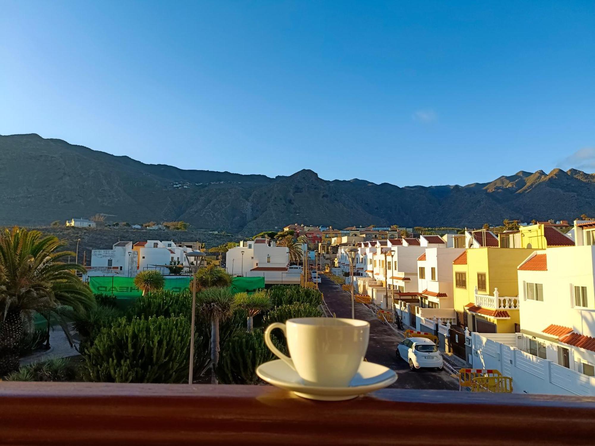 Apartment Beautiful 1 Bedroom With Mountain View *