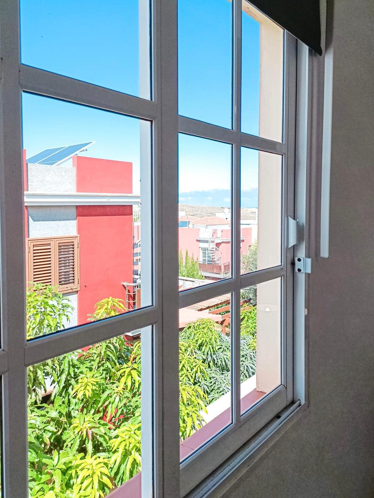 Beautiful 1 Bedroom With Mountain View Apartment